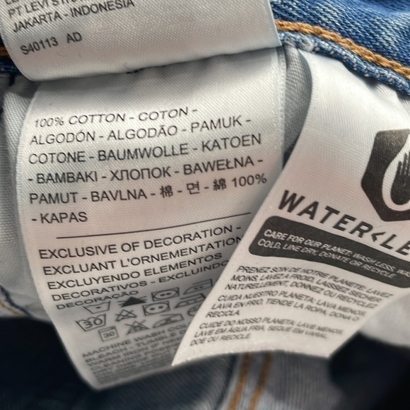 LEVI’S wedgie Jeans light distressed frayed hems button fly y2k sz 26 - Picture 6 of 16